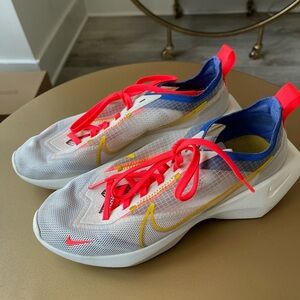 Nike Women’s Vista Lite Running Shoes White Crimson Sulfur